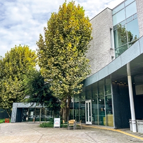 東京都立多摩図書館