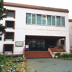 牟礼コミュニティセンター(図書館・プール)