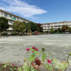 富士見市立諏訪小学校